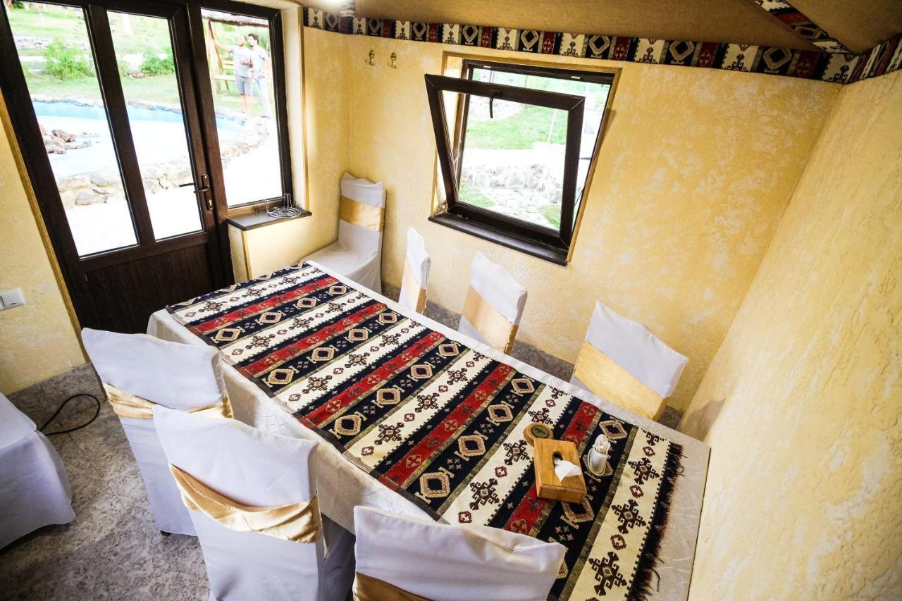 Oazis Hotel Noratus Ngoại thất bức ảnh
