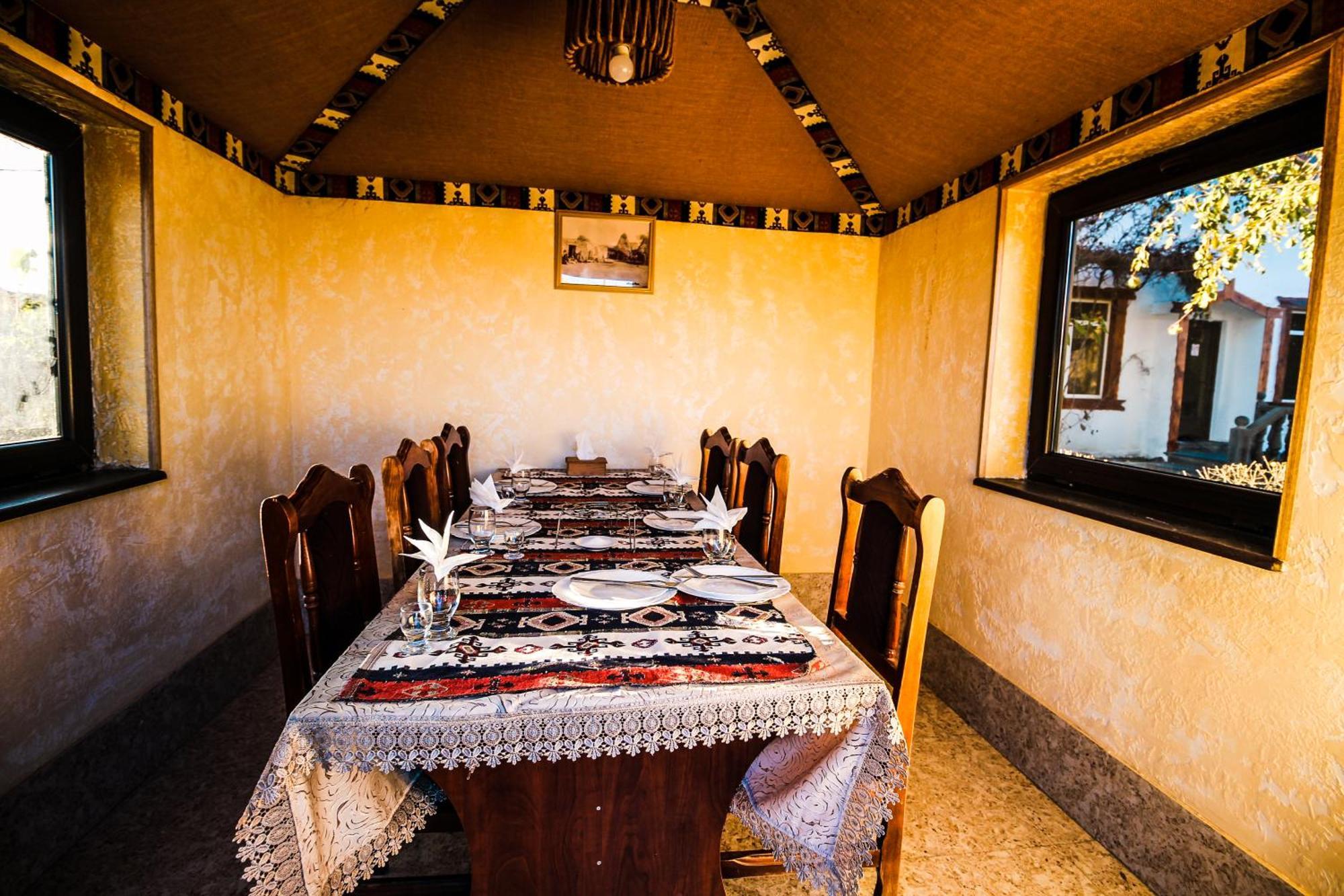 Oazis Hotel Noratus Ngoại thất bức ảnh